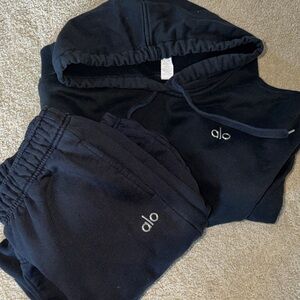 Alo Accolade Sweatshirt and Sweatpants Set BLACK Sz medium , small